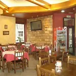 فندق Dona Maria خيخون